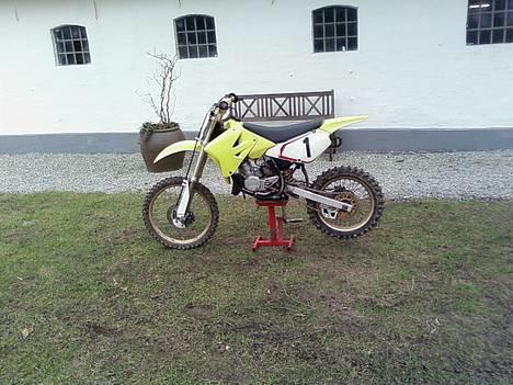 Suzuki RM 85 Høj (Solgt) billede 1