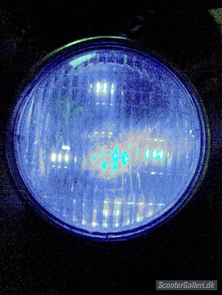 Yamaha 4g DX - det er 2 forskellige tanke og side skjolde den blå er hjemme malet  billede 1