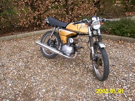 Yamaha 4g DX - det er 2 forskellige tanke og side skjolde den blå er hjemme malet  billede 4