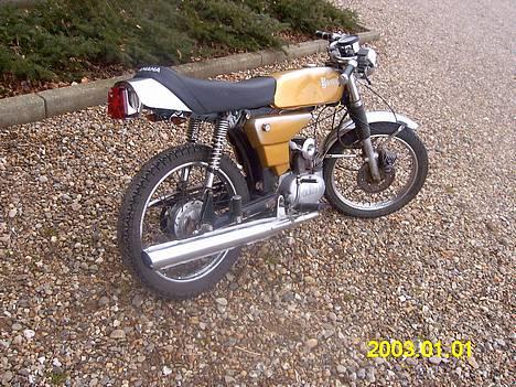 Yamaha 4g DX - det er 2 forskellige tanke og side skjolde den blå er hjemme malet  billede 5