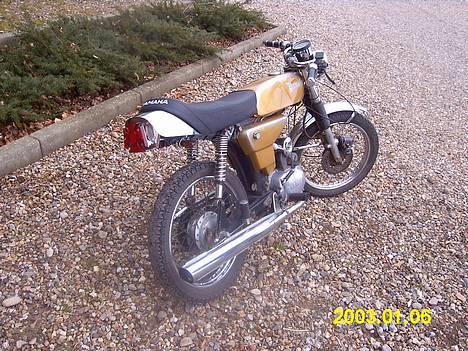 Yamaha 4g DX - det er 2 forskellige tanke og side skjolde den blå er hjemme malet  billede 6