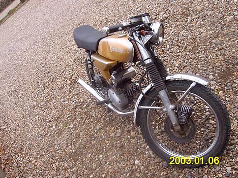 Yamaha 4g DX - det er 2 forskellige tanke og side skjolde den blå er hjemme malet  billede 9