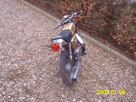 Yamaha 4g DX - det er 2 forskellige tanke og side skjolde den blå er hjemme malet  billede 12