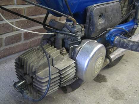 Puch Maxi KL *SOLGT* - Motoren er meget beskidt fordi jeg har kørt uden forskærm billede 5