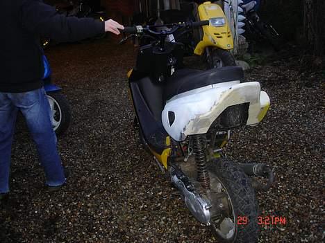 Piaggio Nrg Mc3 DD //SOLGT// - mine 2 piaggioer i baggrunden. T.V.P´s Bws billede 10
