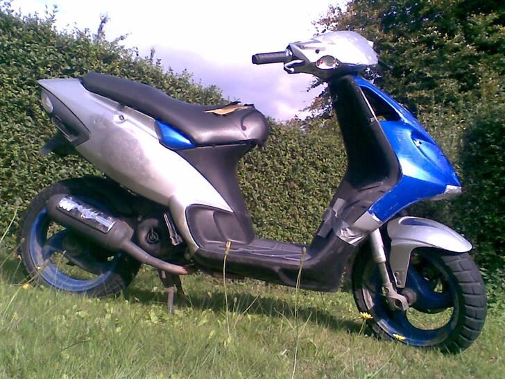 Piaggio NRG MC3 !! SOLGT !! - min scooter fra højre side som den var før... billede 1