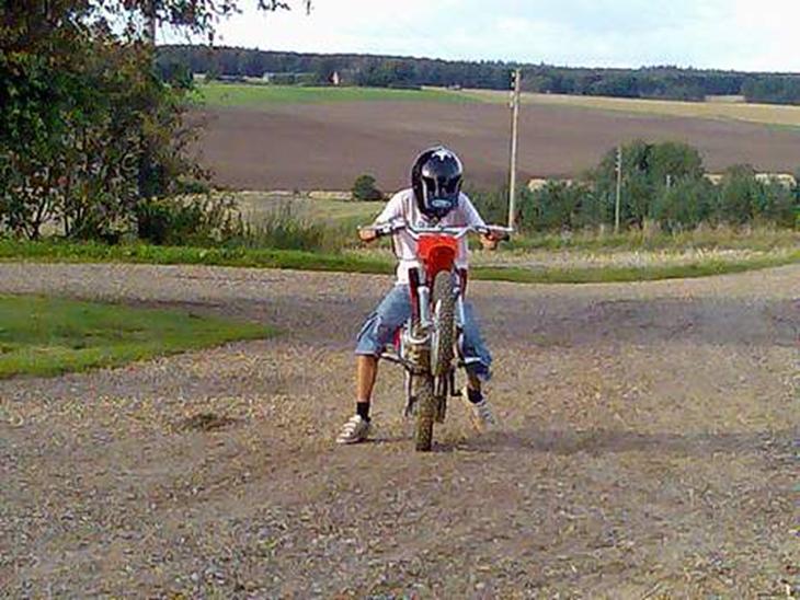 {{currentPhoto.altText}} billede {{currentPhoto.number}}