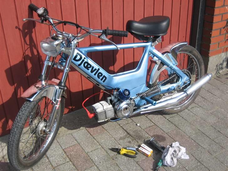 Puch Maxi - Djævlen - FÆRDIG !!!! :D Måske skal der laves en kædeskærm engang :D <´3 billede 1