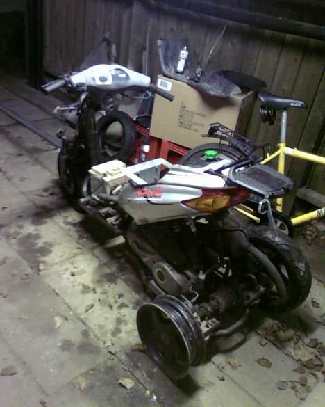 Derbi Atlantis  (VÆK) - Skal Have Nye Skjold billede 1