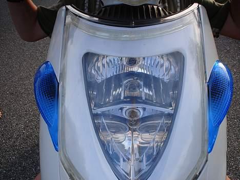 Aprilia SONIC  solgt - helt nyt for glas da det andet var i støkker billede 1