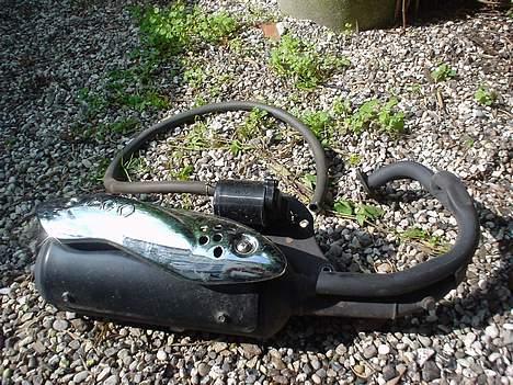 PGO Comet - Det er den Originale udstødning og katylisator jeg har pillet af billede 9