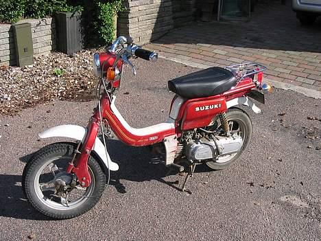 Suzuki Fz 50 SØGER STREETMAGIC  billede 2