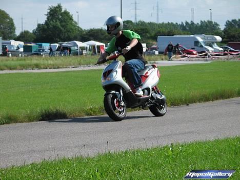 Piaggio NRG // Byttet til Stalker - Til als træf 2005 :D er den ikk skøøn :D billede 2