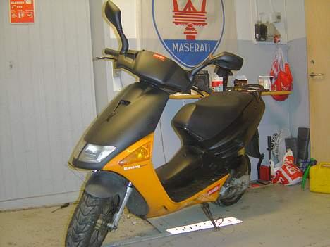 Aprilia SR50 {SOLGT} billede 1