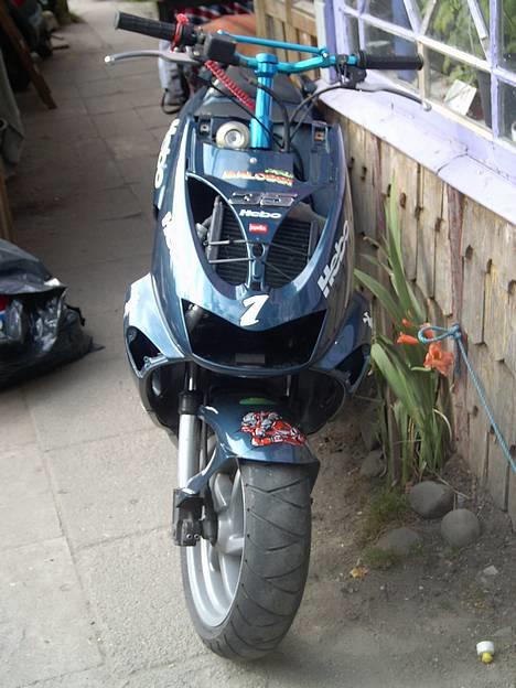 Aprilia sr50(lc)//SOLGT\\  - min kværn set forfra.. billede 2