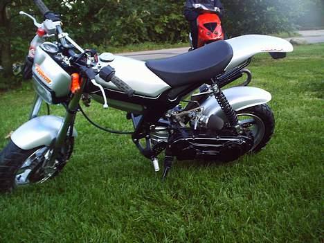 Suzuki Street Magic (Solgt)  billede 4