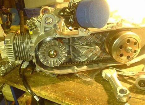 PGO Hot50 til salg 6kg - Motoren billede 5