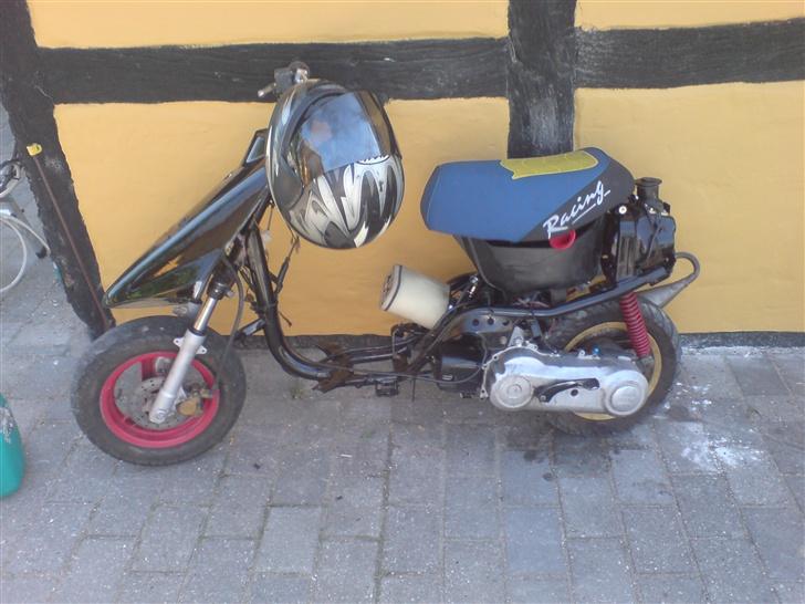 Yamaha Jog FS // [SOLGT] - Venstre side billede 4