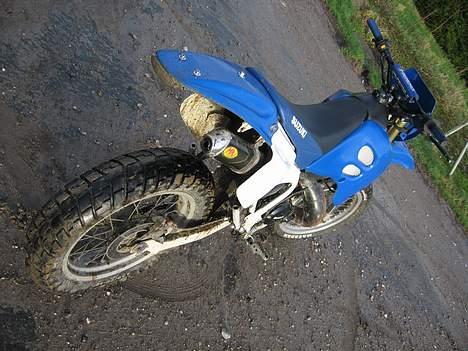 Suzuki Smx - Byttet til NRG  - Uh, lidt mudret, men den ville lige ud på græsset og lege :P´ billede 15