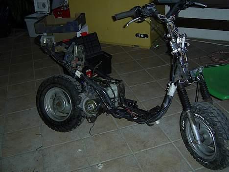 PGO hot 50 ( SOLGT ) - selve scooteren unden sjkolde  billede 7