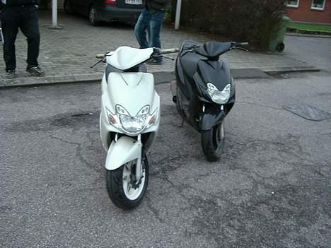 Yamaha Jog R.. Solgt.. - Skønhed og udyret...! billede 1