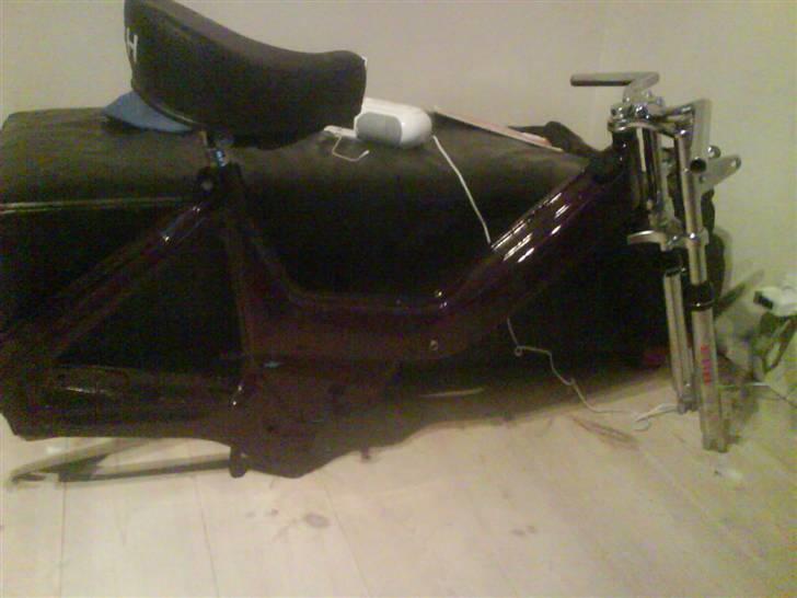 Puch maxi k (større projekt) - stel lakkeret perlemor lilla billede 1