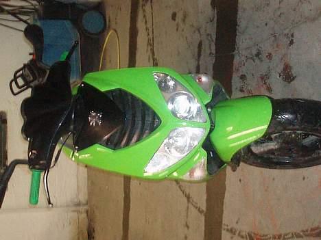 Peugeot Speedfight 2 Ac  [solgt] - Som den er nu forfra...! billede 1