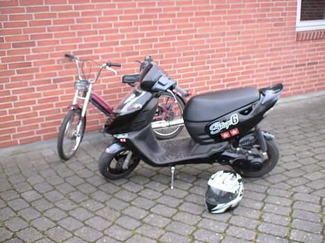 Puch Maxi K - Jesper N,s flotte Sonic og min Puch Maxi i baggrunden :) billede 13