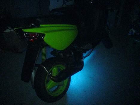 Yamaha -= Bws - Frøen =- Solgt ! - Neon, hvor der kun er lys fra mobilen billede 19