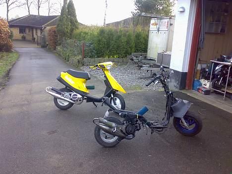 Aprilia Sonic - Min c16 på joggen :D heh.. Så er mit sonic projekt igang :D billede 7