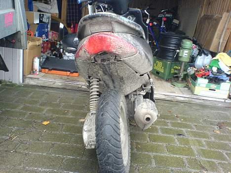 Yamaha Jog R [Byttet til ssm] - Som den ser ud nu... efter at blive væltet af a en bil billede 9