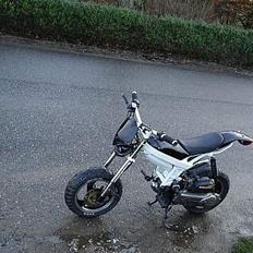 Suzuki street magic dr.big solgt