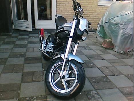Suzuki Street Magic SOLGT - Front :p rauff billede 1