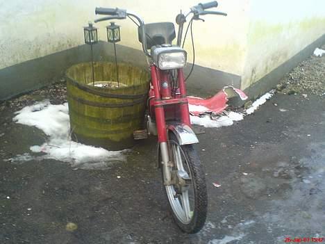 Vespa bravo solgt - forfra billede 2