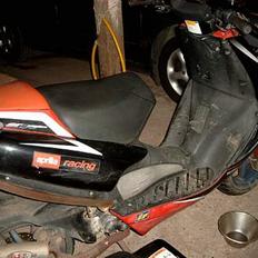 Aprilia sr 50 ditech solgt