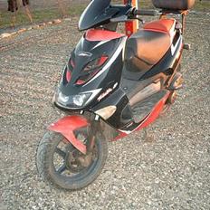 Aprilia sr 50 ditech solgt