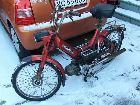 Puch Maxi P E50 - Solgt - Så ingen er i tvivl. I baggrunden ser i en Kia Picanto 1,3 65 HK :D billede 10