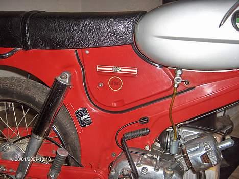 Puch vz 50 - Originalt klistermærke fra 1970, hvor Puch fejrer at de er blevet "Europameister" billede 2