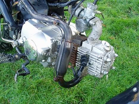 Sachs Madass Byttet! - Her kan man se lidt af "rust lakeringen" på cylle ;) fanma godt lavet mr. painter ! billede 3