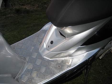 Yamaha jog r solgt billede 11