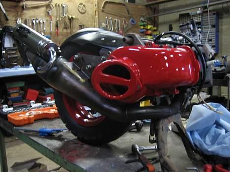 Aprilia sonic gp - ja her har jeg samlet motor efter at have skilt den ad for at se om alt var som det skulle være...  billede 15