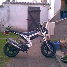 Suzuki street magic solgt