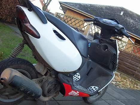 Aprilia sonic SOLGT billede 7