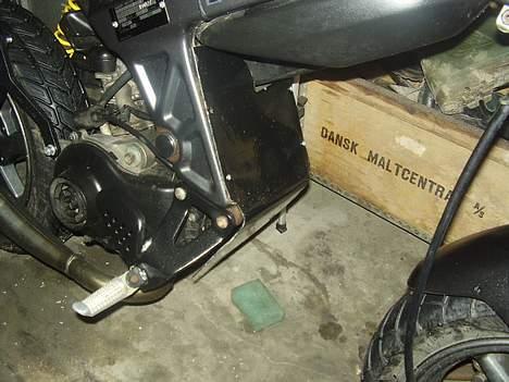 Suzuki street magic *solgt* - så skjoldene malet.. * sort med glimmer efekt billede 19