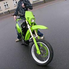 Suzuki smx projekt 75% solgt