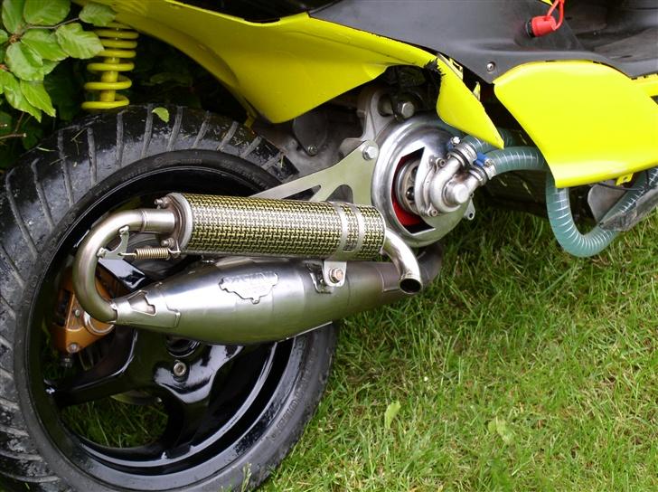 Yamaha Jog R Aerox lc dd BYTTET - Flækket skjold :(  billede 7