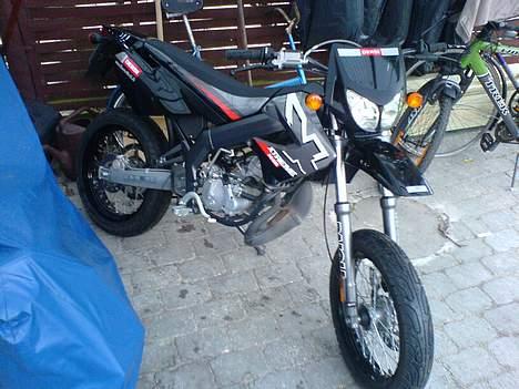 Derbi Senda SM Extreme 50 SOLGT billede 1