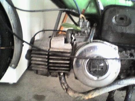 Puch Maxi K ( Byt t benelli! ) - Motoren med den nye bensinslange. billede 4