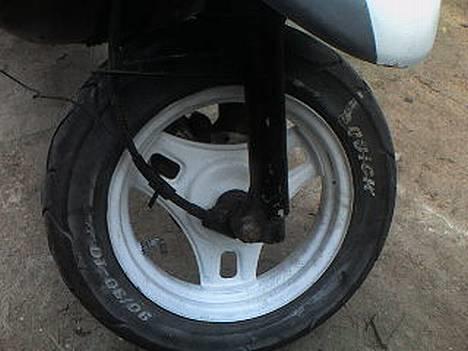 Yamaha Jog fs byttet til pmx - mig og bror malede den lige for sjovt =) billede 3