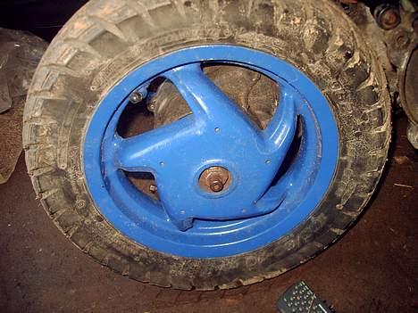 Piaggio zip ¤¤byttet til comet¤¤ - skal males hvid eller sort ved ikke helt endnu men skal os ha blå dæk på billede 2